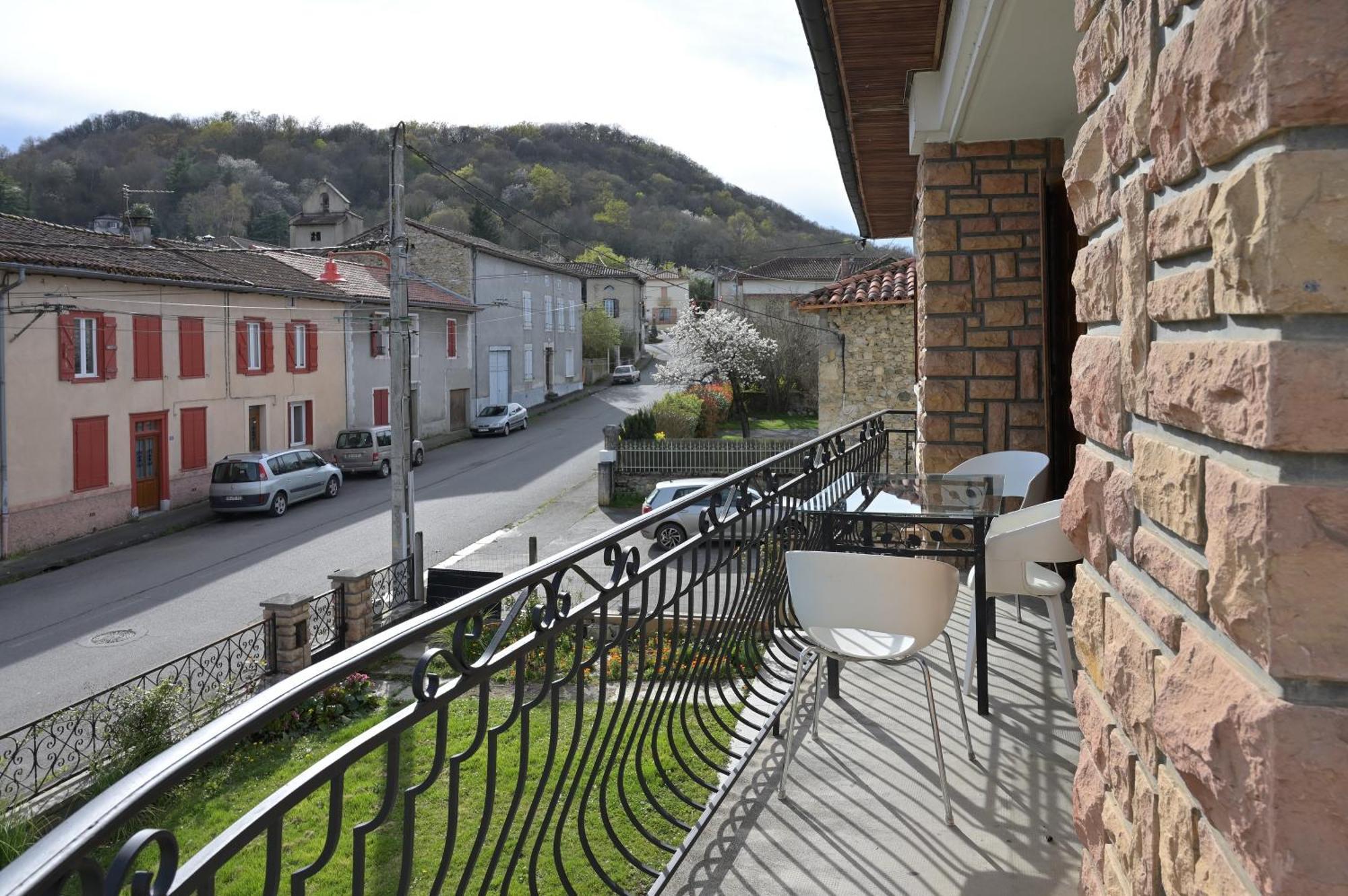 La Maison Du Village Encausse-les-Thermes Exterior photo